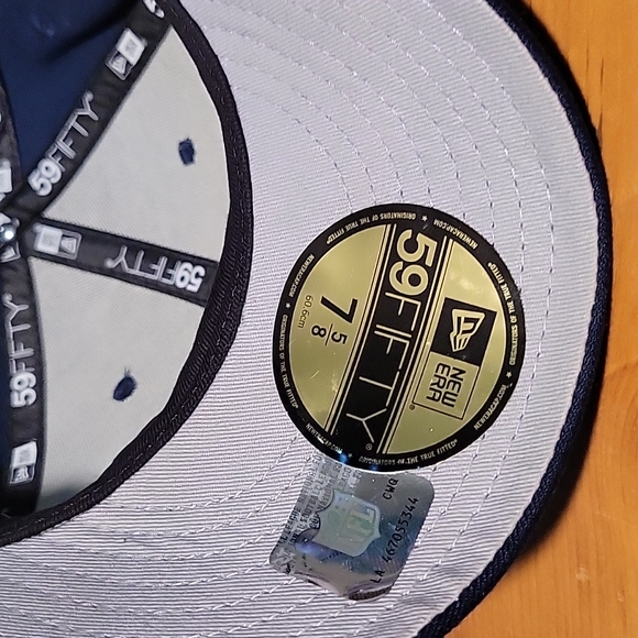 Tom Brady one of a kind custom hat 7 5/8 custom"TB 12" on back from Lids - Picture 4 of 4